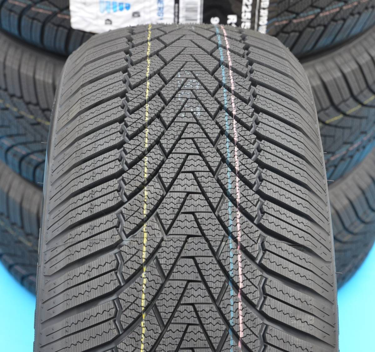 225/55R18 98H 4本セット ロードマーチ ウインター Roadmarch Winter Xpro 888 スタッドレス / 4本セット / 新品 / 2023年製造_画像2