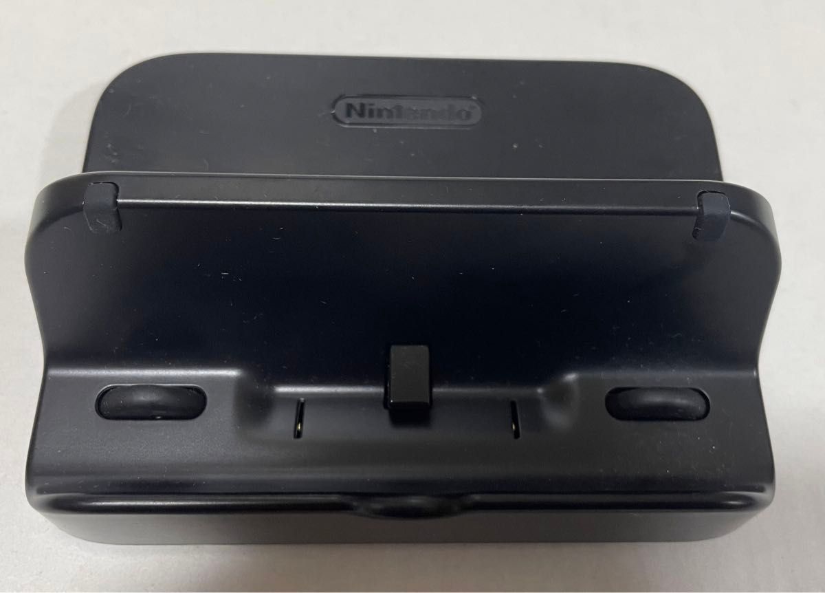 【任天堂純正品】WiiUゲームパッド用　ACアダプター、充電用スタンド