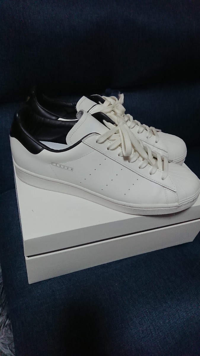 美品 adidas Originals SUPERSTAR PURE LONDON ホワイト サイズ29、5_画像1