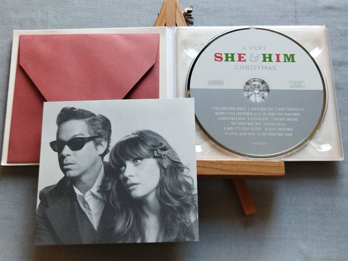 4108k 即決有 中古輸入CD SHE & HIM 『A Very She & Him Christmas』 シー＆ヒム Zooey Deschanel M. Ward 全編クリスマスソングのカヴァー_画像4