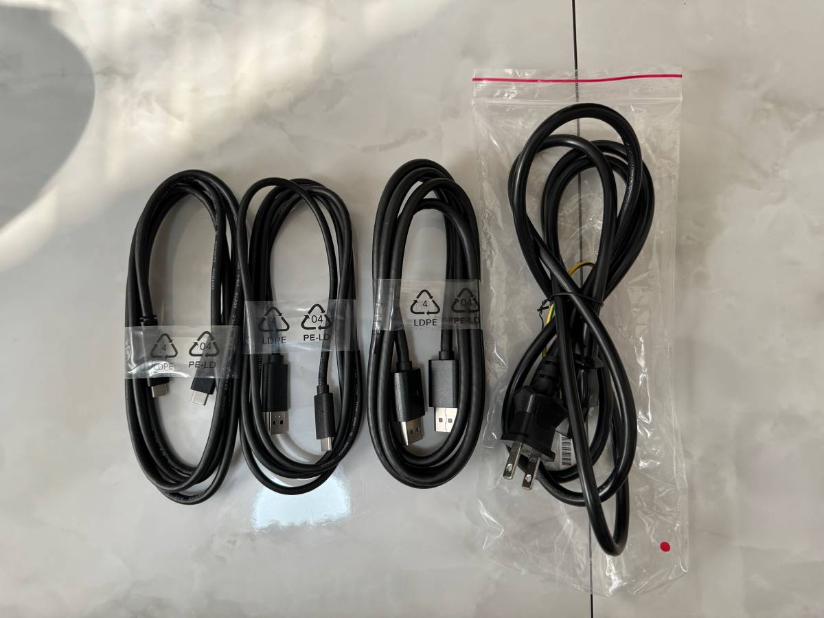 【中古】DELL 27インチP2721Q 4K IPS HDMI/DP/USB-C(65W給電)_画像2