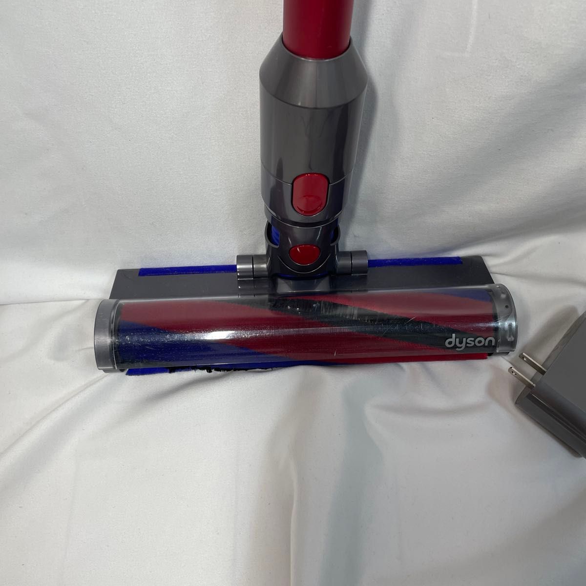 dyson v8slim fluffy ダイソン　サイクロンクリーナー