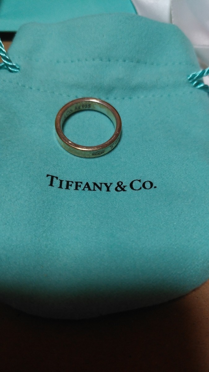 ティファニー 　TIFFANY Co 　リング 指輪 　シルバー 　アクセサリー　ナローリング 　Tiffany　9号　イニシャル刻印有り_画像2