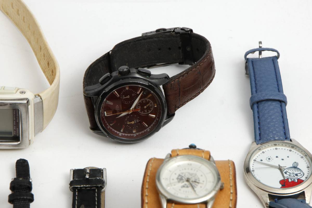 腕時計 おまとめ 大量 セット 革ベルト USED品 comovalentino ムーミン Baby-G CASIO WIRED DISNEY CROTON LONGINES BenRus LIBERTY ELEGIN_画像4