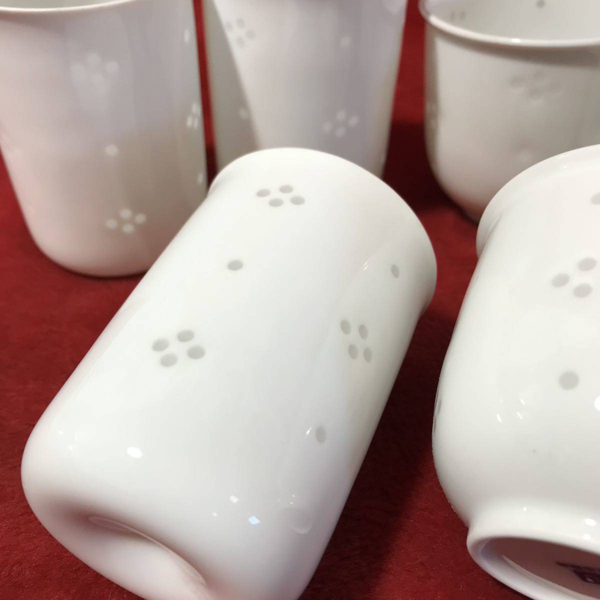 C357 白山陶器 湯飲み 2種 6点セット 3点ずつ 蛍 ほたる 白磁 波佐見焼 茶器 工芸品 焼き物の画像3