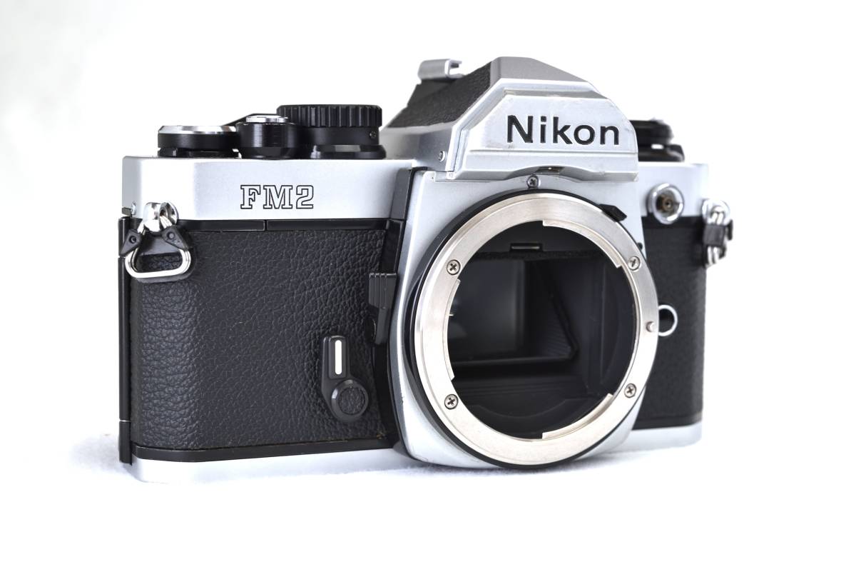 【きれいな動作品】Nikon ニコン New FM2 シルバー 後期型　清掃・整備済み　電池付きでこのまま使えます。_画像2