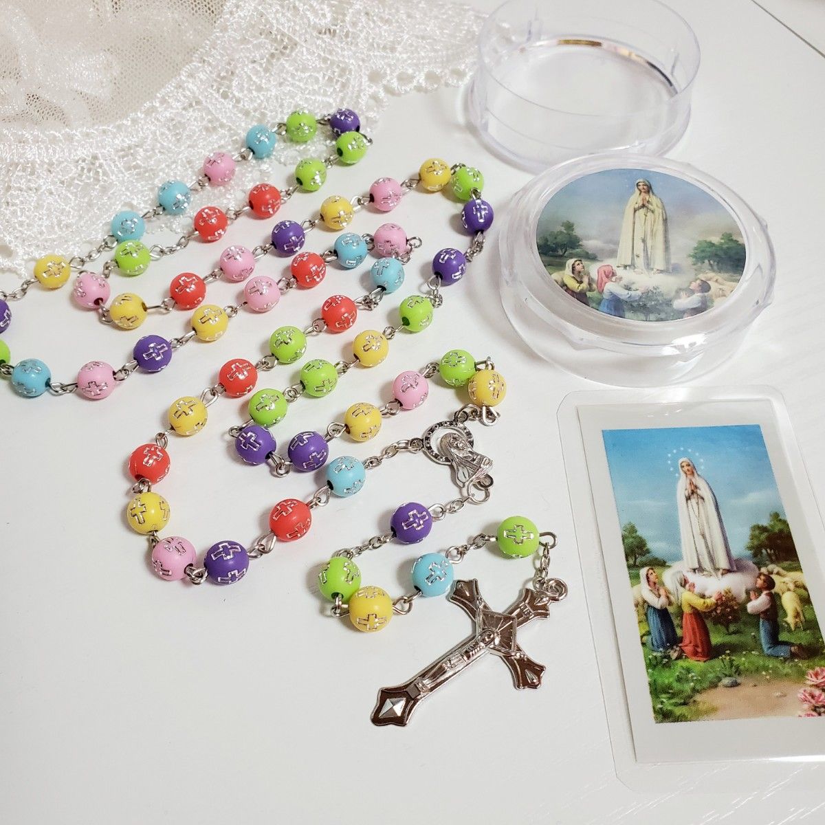 【１点限り】聖母の祈り　ファティマの聖母と3人の牧童のプラケース入りのクロス珠のロザリオとイタリア製ホーリーカードセット