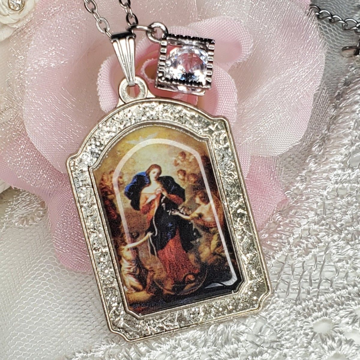 【値下げ１点限り】アンティーク調『イタリアンスパークル』- 聖母マリア様の輝く結び目を解き放つパネルネックレス　お祈りカード付き