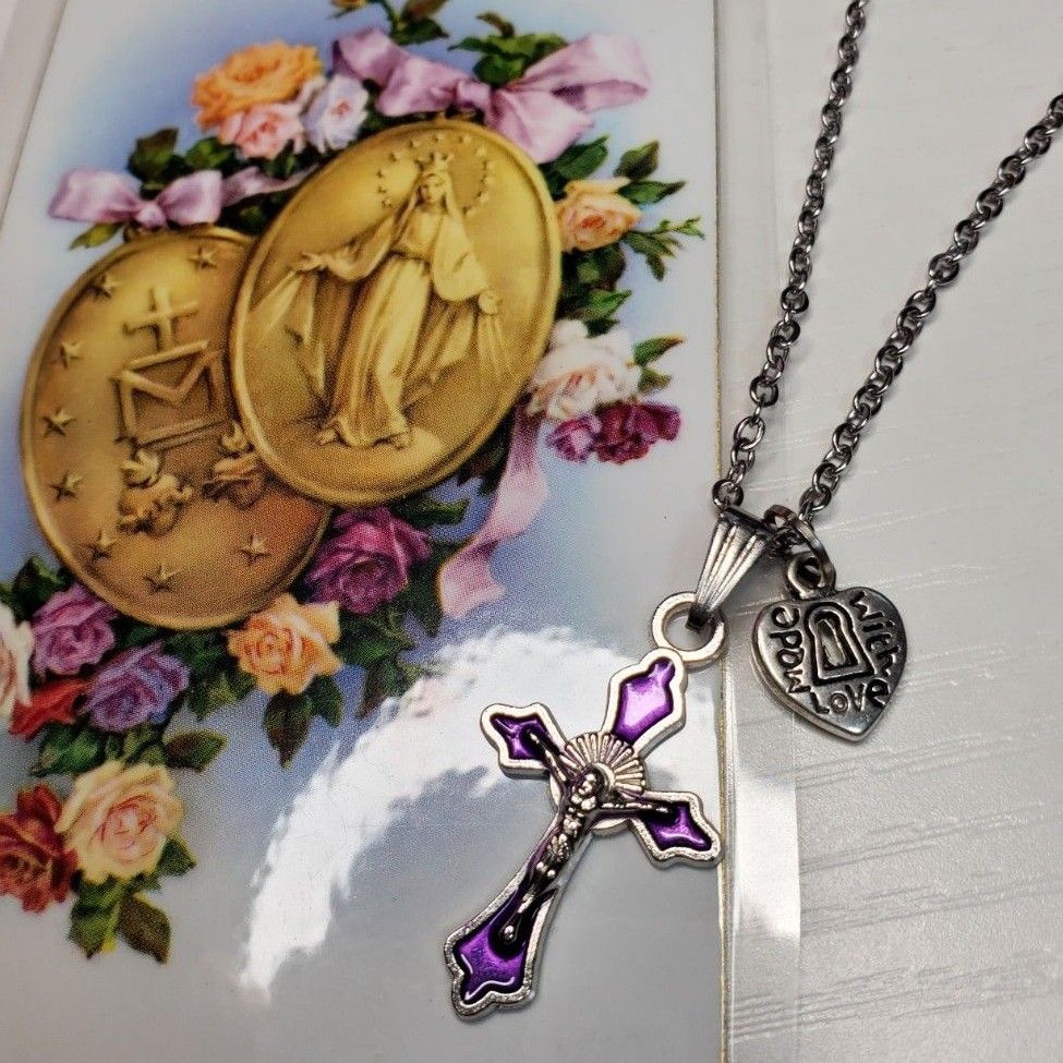 不思議のメダイパウチホーリーカードと栄光と復活の紫の十字架ネックレスセット