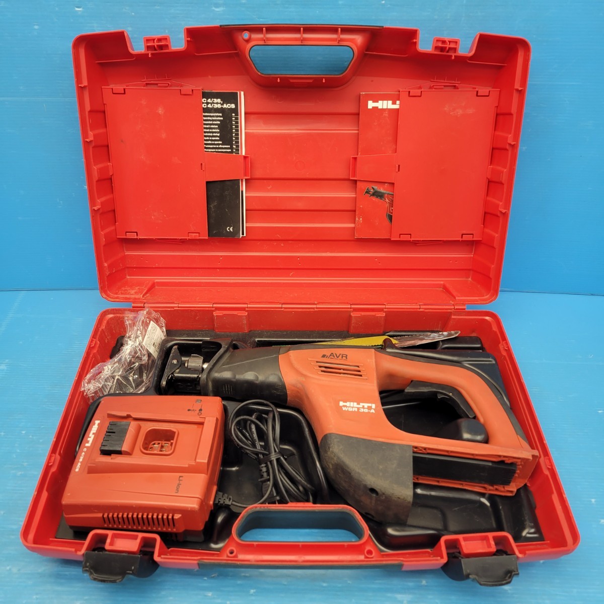 160★送料無料!★HILTI 36V充電式レシプロソー WSR36-Aと充電器 中古動作品 ●★●★●★●_画像1