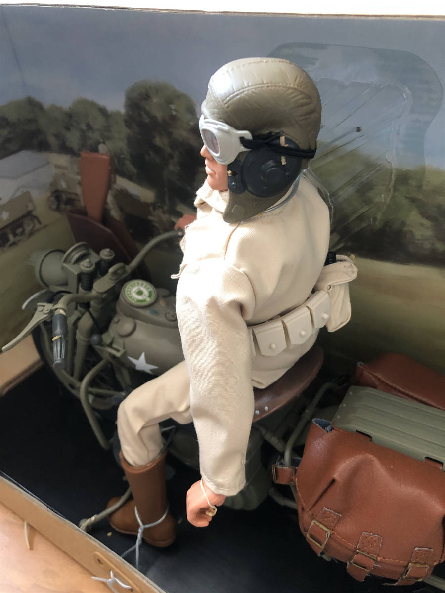 送料無料 中古 ハズブロ G.I.ジョー U.S. ARMY COURIER ＆ WLA 45 ハーレーダビッドソン 35年クラシックコレクション_画像6