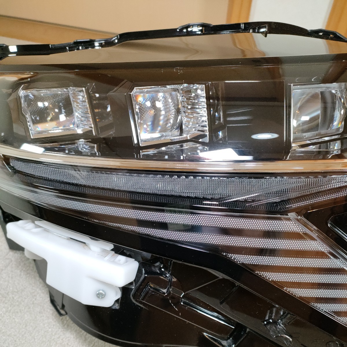 美品 日産 サクラ ヘッドライト 右側 LED B6AW KOITO100-2378H 美品 日産 サクラ ヘッドライト 右側 LED B6AW KOITO100-2378H
