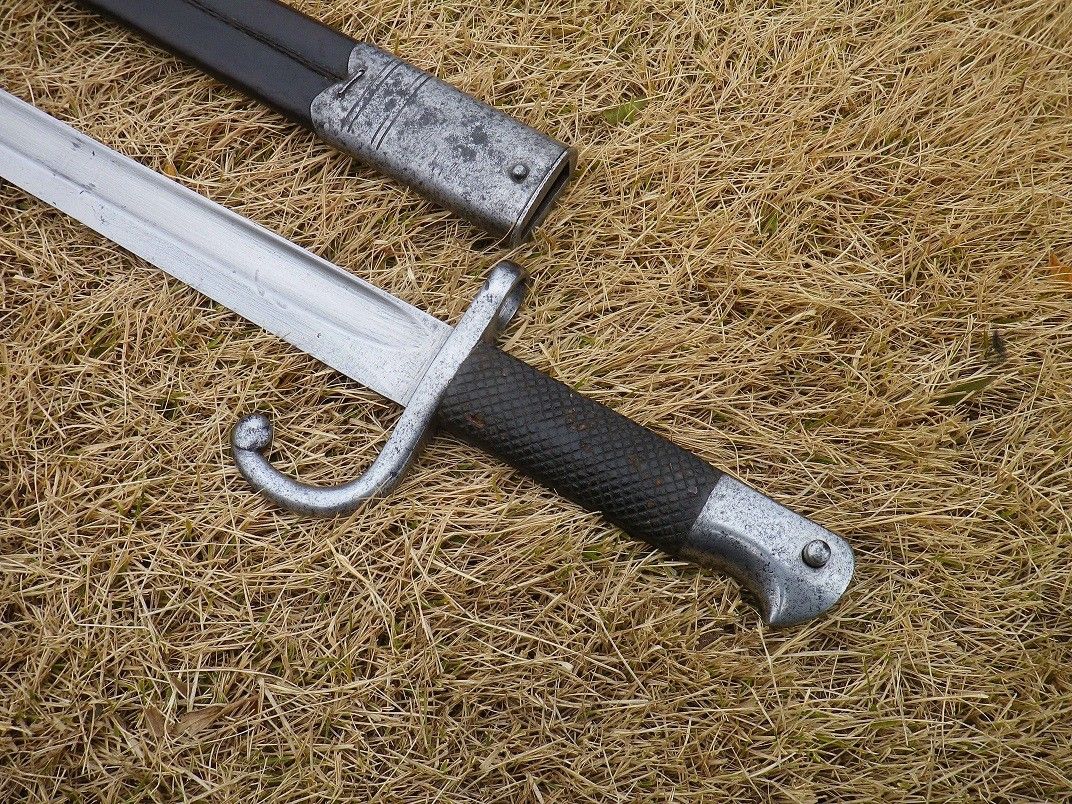 十三年式銃剣 刻印あり 切断修復品 革鞘付き 旧日本陸軍 本日