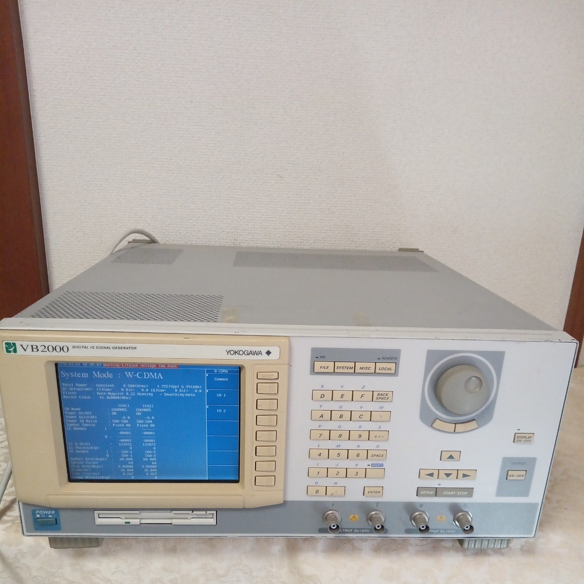 中古 YOKOGAWA VB2000 703140-M DIGITAL IQ SIGNAL GENERATOR シグナルジェネレーター _画像1