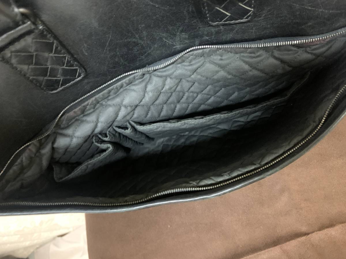 即決！定価50万強！使い勝手のより通勤ビジネスバッグ　ボッテガべネタ　BOTTEGA VENETA 　ブラックカラー　書類カバン　Made in Italy_画像8