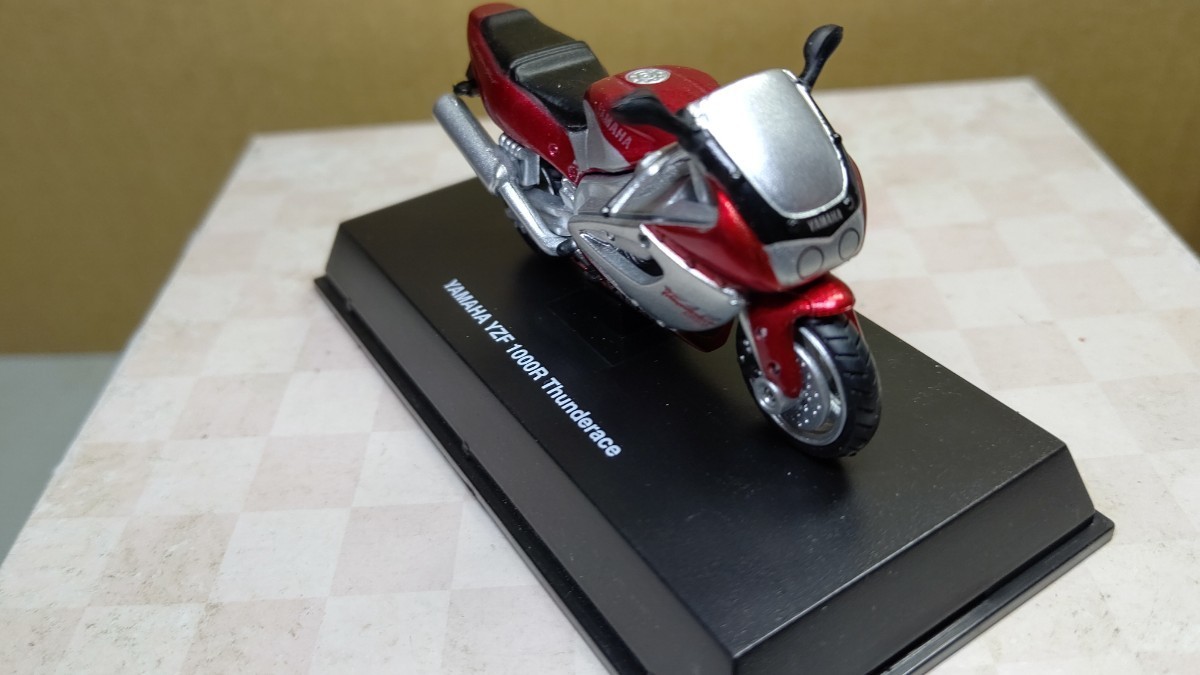 スケール 1/32 YAMAHA YZF 1000R Thunderace ！ 世界の名バイク！_画像2