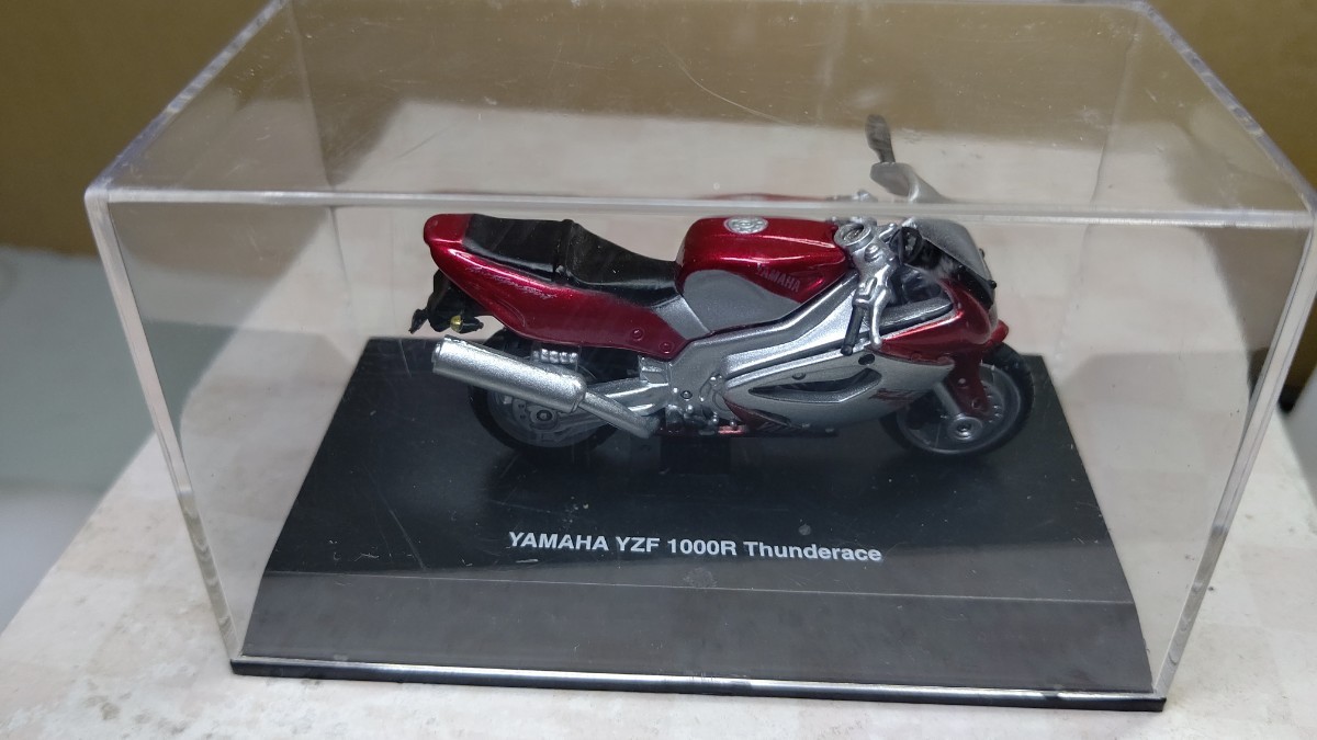 スケール 1/32 YAMAHA YZF 1000R Thunderace ！ 世界の名バイク！_画像9
