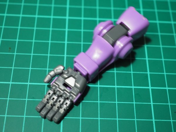 ☆CMX12☆ジャンク★バンダイ MG 1/100 ドム 腕部・可動手首（右手のみ） のみ ジャンク部品取り 完成品_画像2