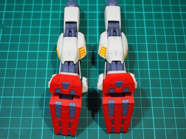 ☆DMI06☆ジャンク★バンダイ MG 1/100 ガンダムMk2 ver2.0 脚部のみ（トップコートあり） ジャンク部品取り ガンダムMk-2_画像3