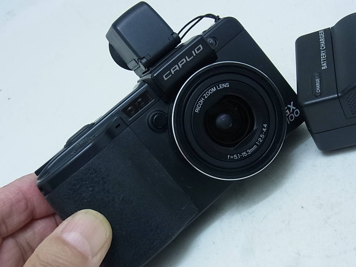 ☆ リコー RICOH CAPLIO GX 100 (点検済み！全機能問題無し！充電器及び電池付属！）☆_画像1