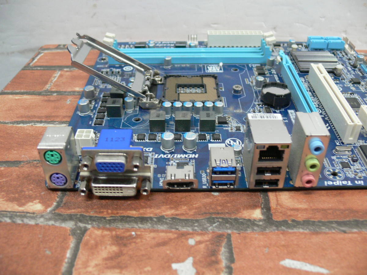 GIGABYTE GA-H61M-USB3-B3 (MicroATXマザーボード)_画像4