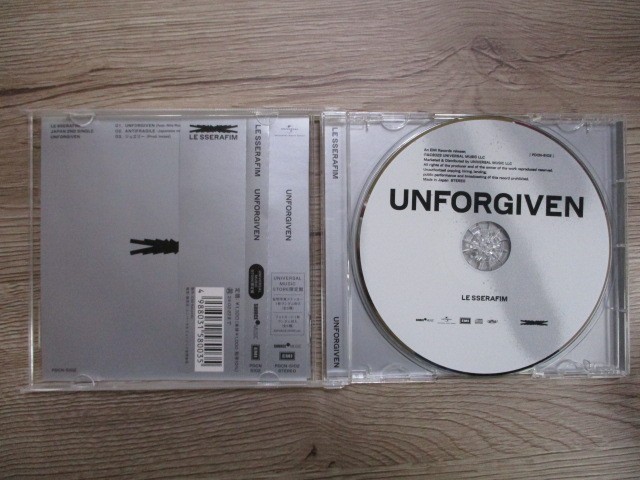 BT　A1　送料無料♪【　LE SSERAFIM　UNFORGIVEN　】中古CD　_画像3