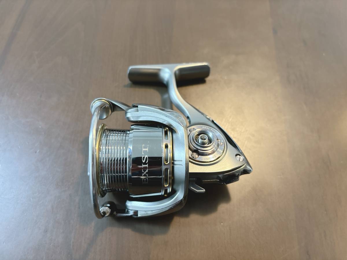 ダイワ 05 イグジスト 2004 ハンドル無し DAIWA EXIST スピニングリール 中古品