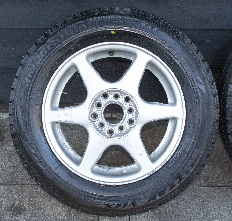 ブリジストンBLIZZAK VRXスタッドレスタイヤ195/65R15(未使用品)_画像3