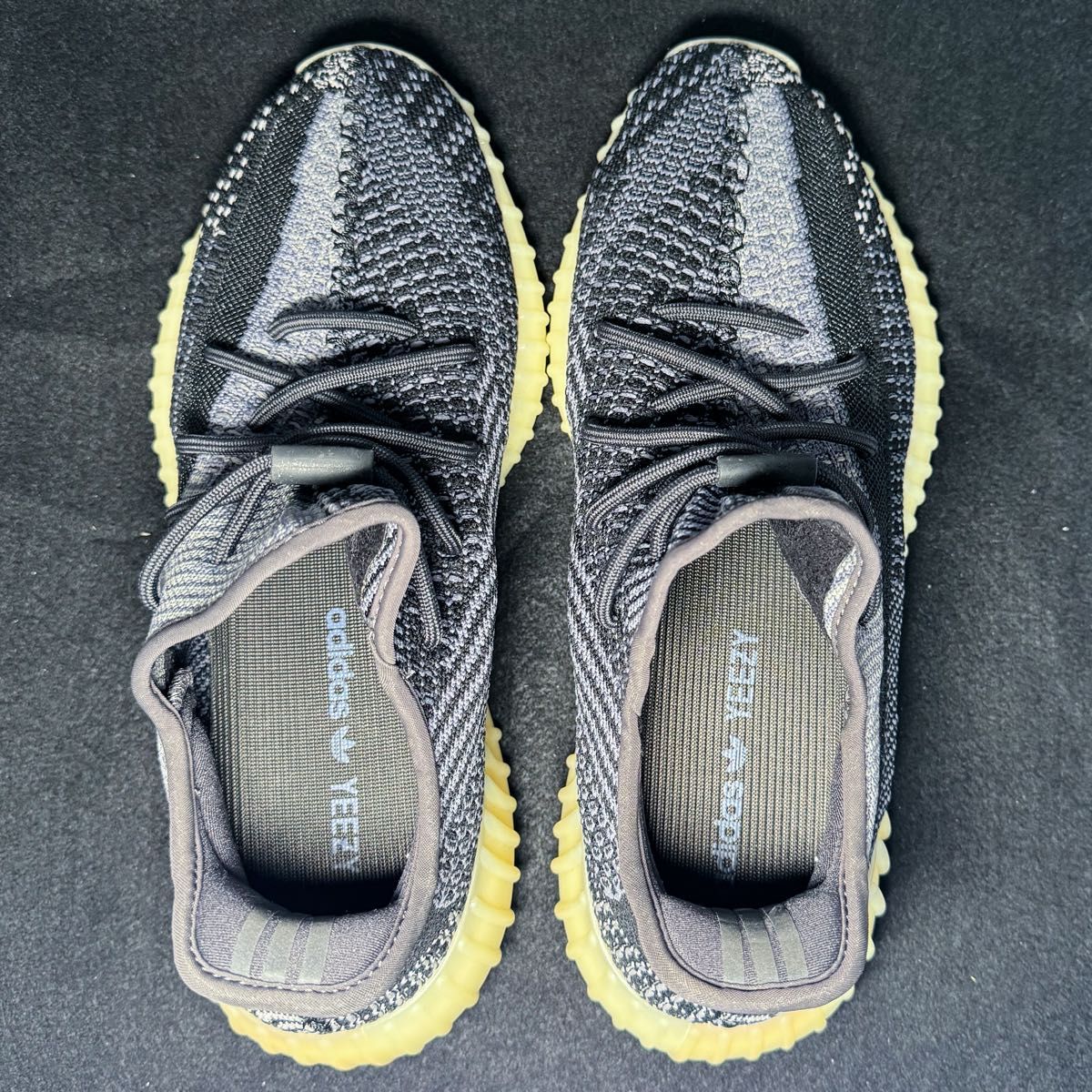 YEEZY BOOST 350 V2 "CARBON"