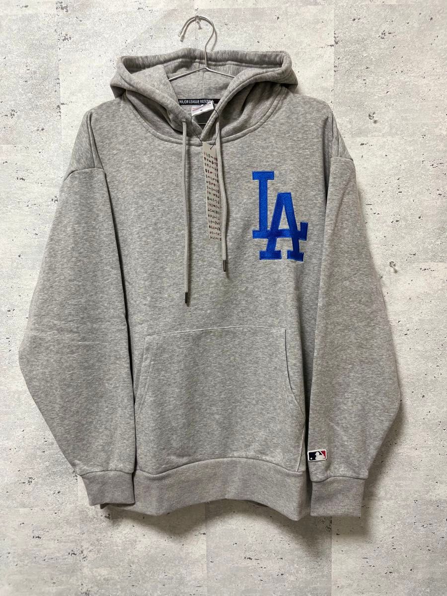 新品タグ付き MLB公式 裏起毛 ドジャースパーカー スウェット 新品タグ付き MLB公式 裏起毛 ドジャースパーカー スウェット