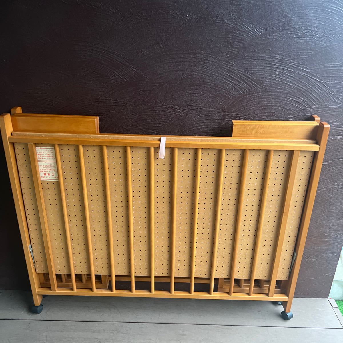  folding crib wooden beautiful goods postage un- possible pick up only 