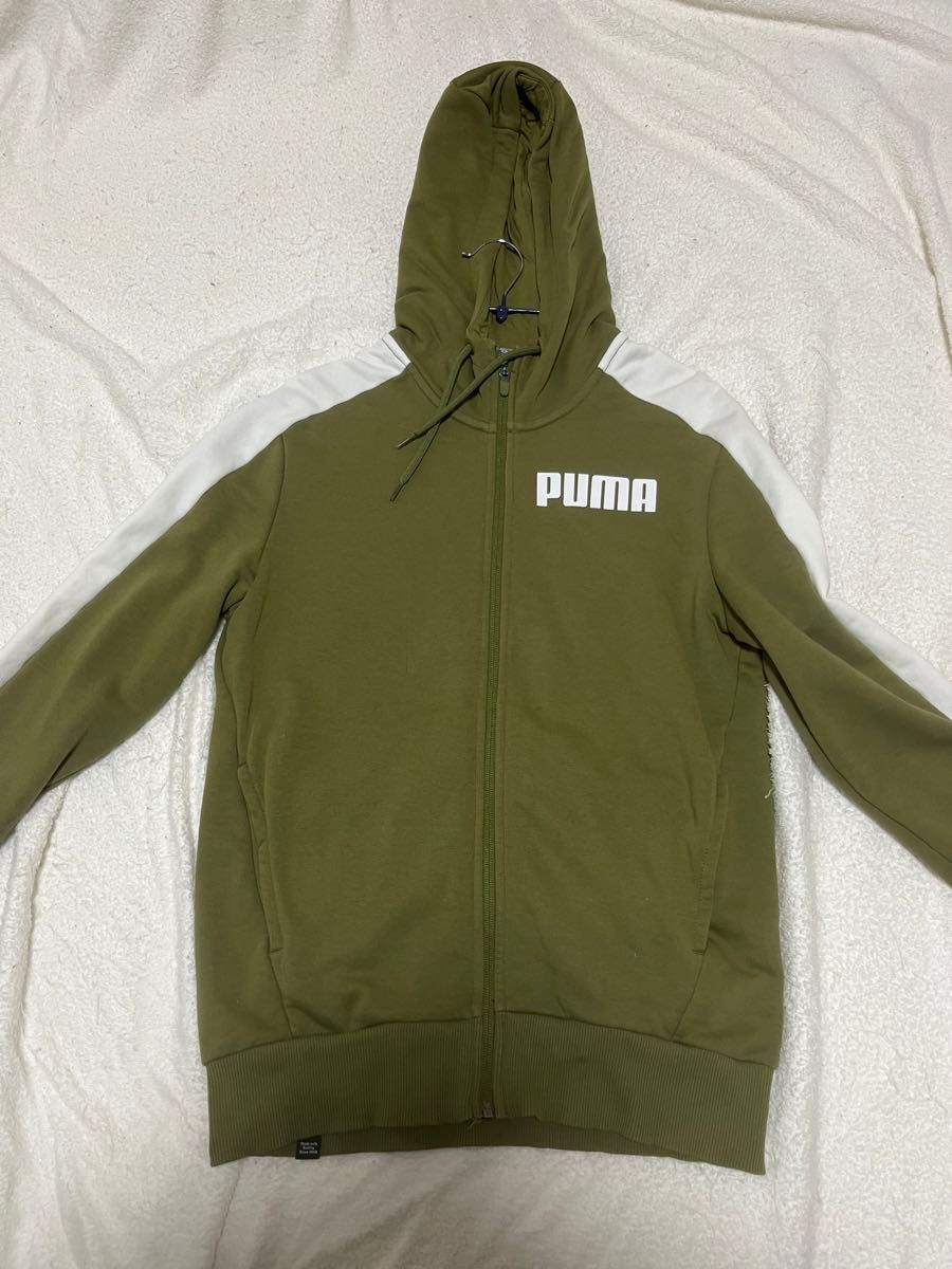 PUMA 緑パーカー　Sサイズ