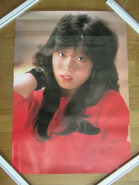 当時物 中森明菜 ポスター 51.5cm×72.5cm 赤い服 ワーナーパイオニア 非売品　_画像1