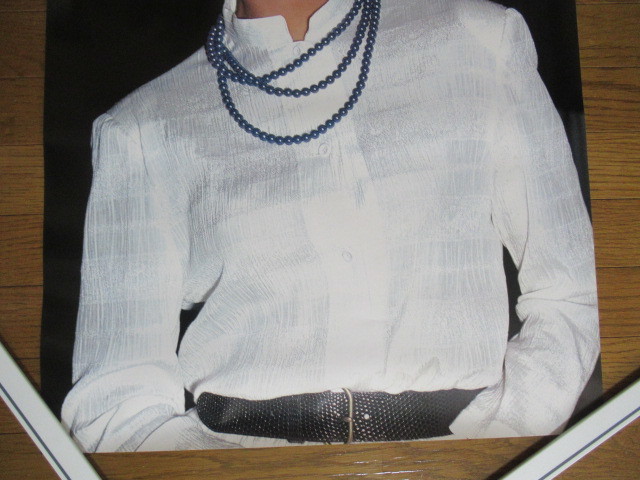 当時物 山口百恵 ポスター 59.5cm×84cm CBS SONY 白い服にネックレス 非売品_画像4