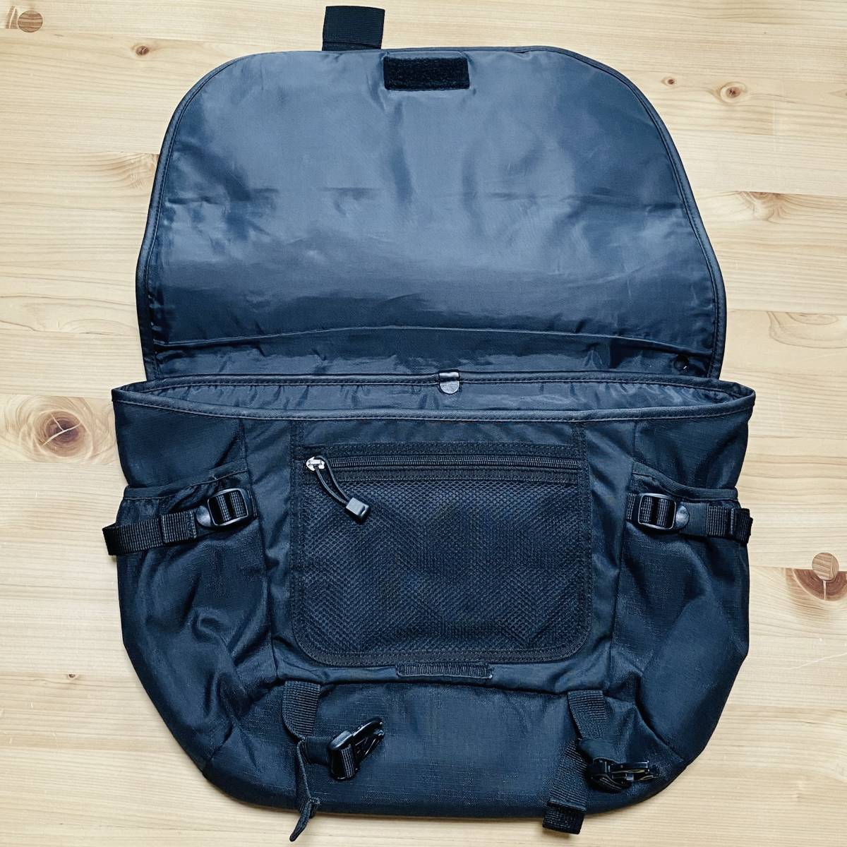 【中古】ユニクロ コーデュラ メッセンジャーバッグ ブラック UNIQLO CORDURA Messenger Bag BLACK ショルダー_画像5