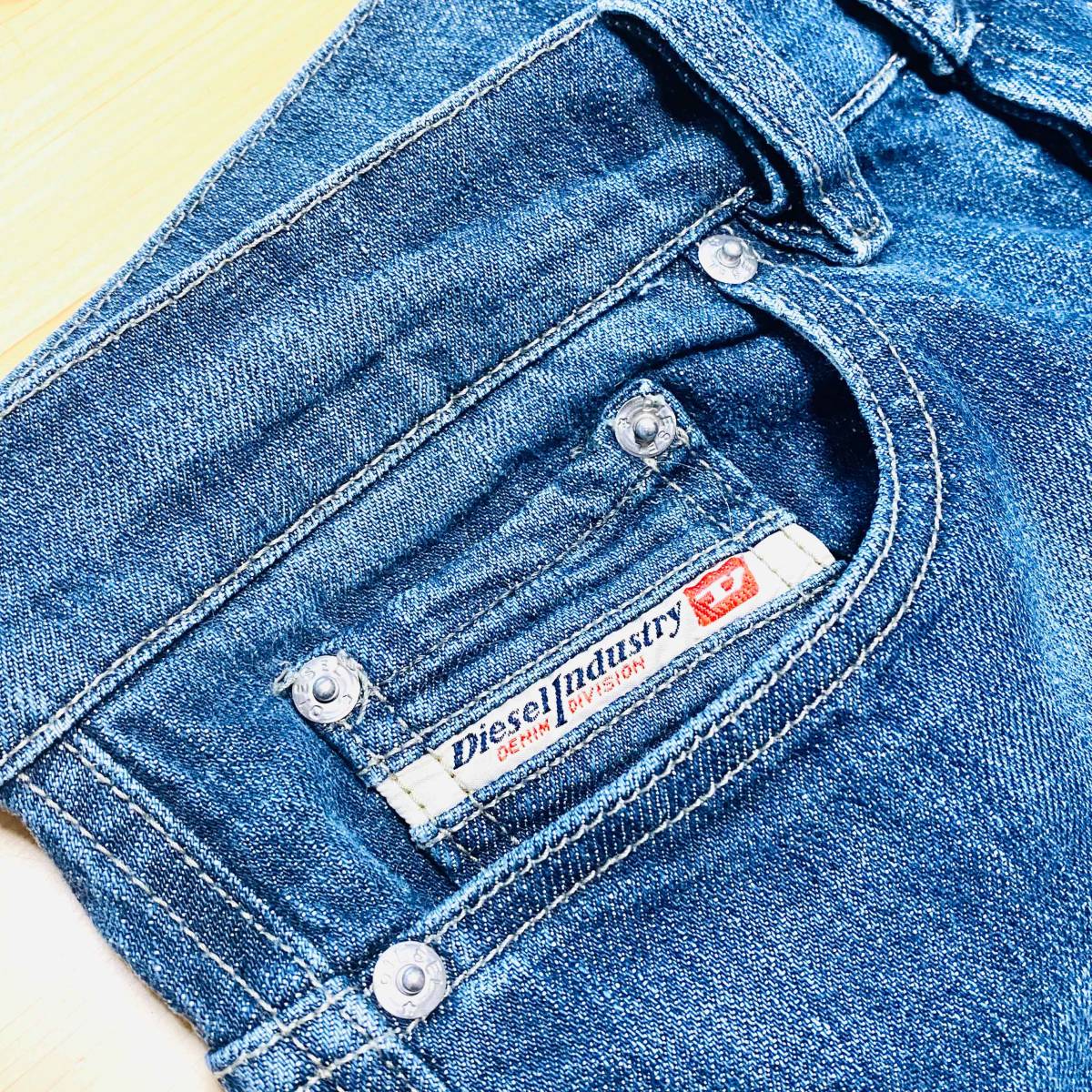 【美品】DIESEL INDUSTRY INDIGO DENIM 29 RAVIX ② ディーゼル デニム ジーンズ ジーパン ダメージ オイル インディゴ JEANS_画像6