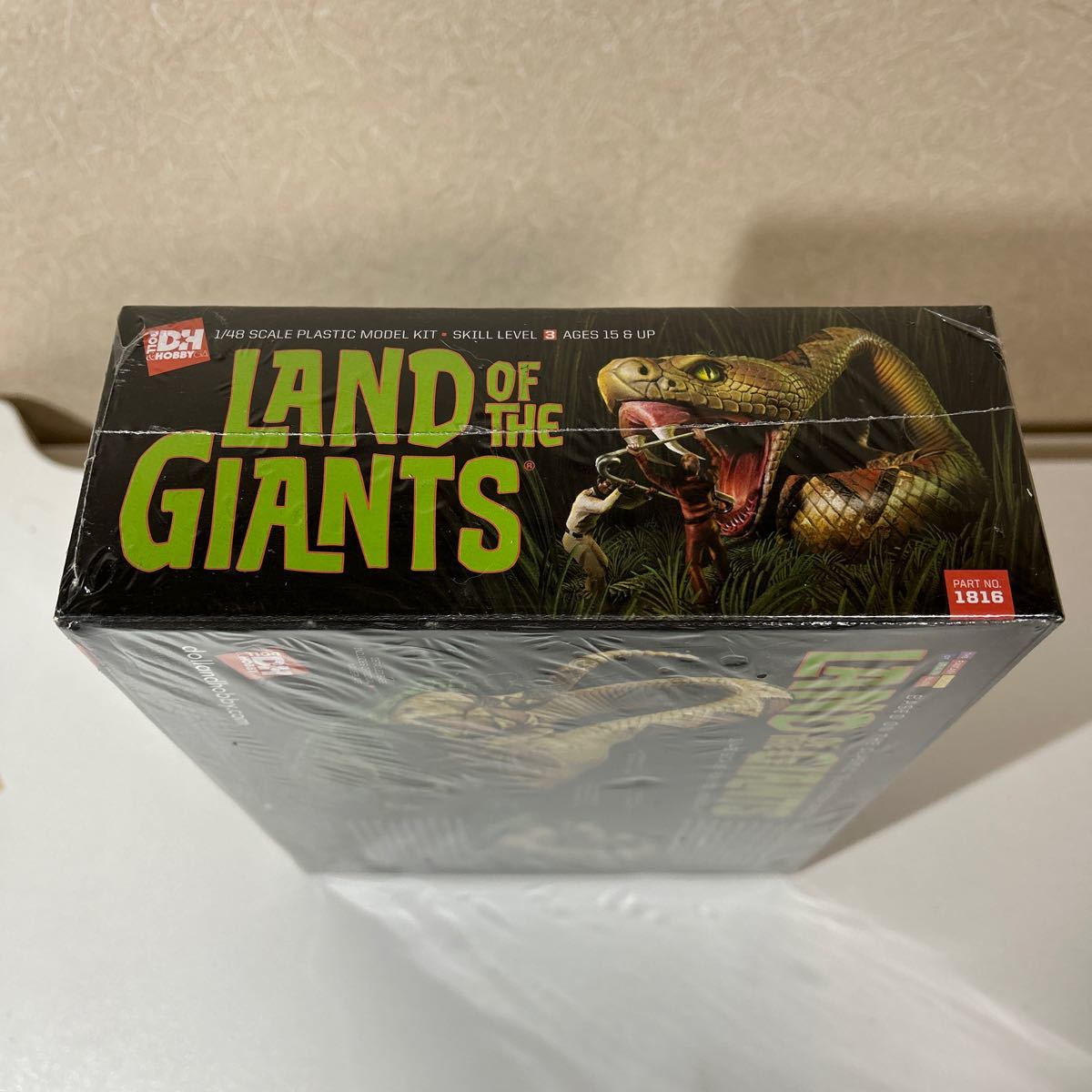 LAND OF THE GIANTS 1/48 プラモデル 巨人の惑星 大蛇との戦い（巨大な蛇との死闘） ドール＆ホビー DH1816 保管品 ビニール破れあり_画像3