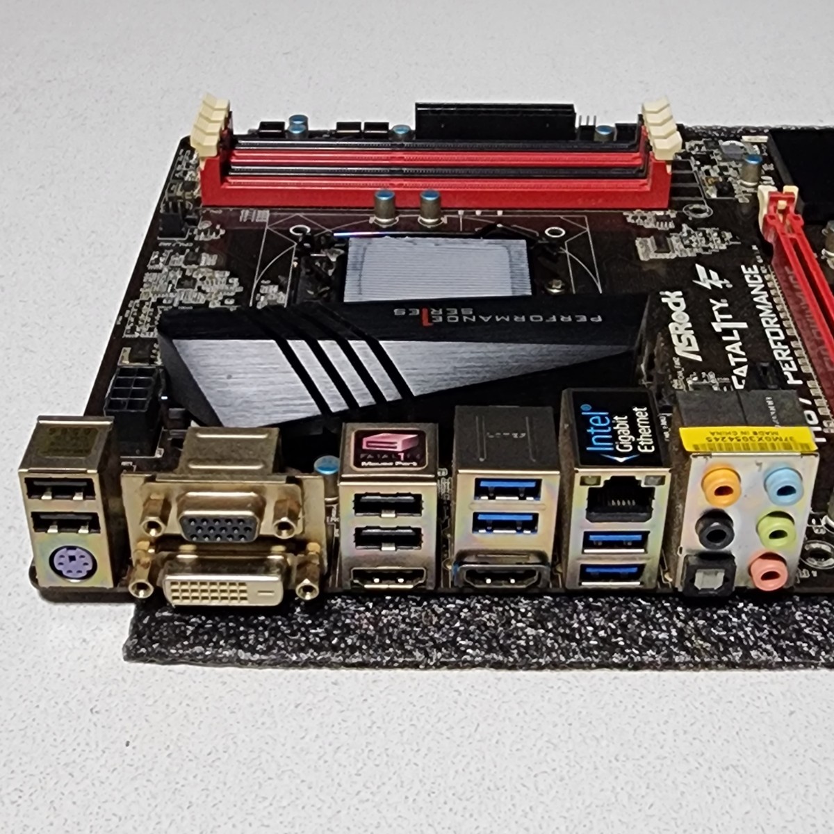 ASRock FATAL1TY H87 PERFORMANCE LGA1150 ATXマザーボード 第4 ASRock FATAL1TY H87 PERFORMANCE LGA1150 ATXマザーボード 第4