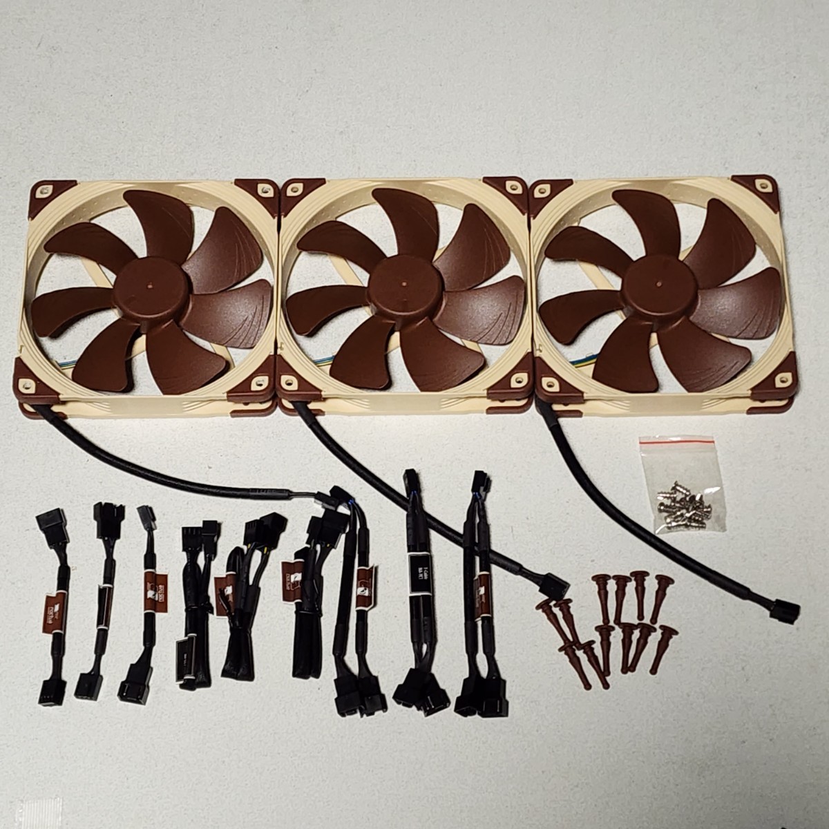 【送料無料】Noctua NF-A14 PWM 140mm 静音ファン 3個セット 動作確認済み PCパーツ (3)_画像1