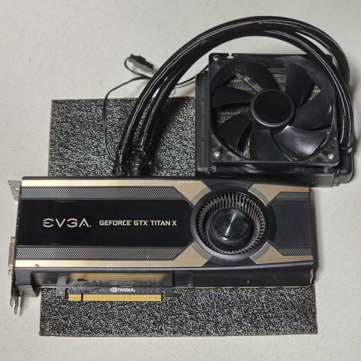 EVGA GEFORCE GTX TITAN X HYBRID 12GB GDDR5 動作確認済み 冷却 EVGA GEFORCE GTX TITAN X HYBRID 12GB GDDR5 動作確認済み 冷却