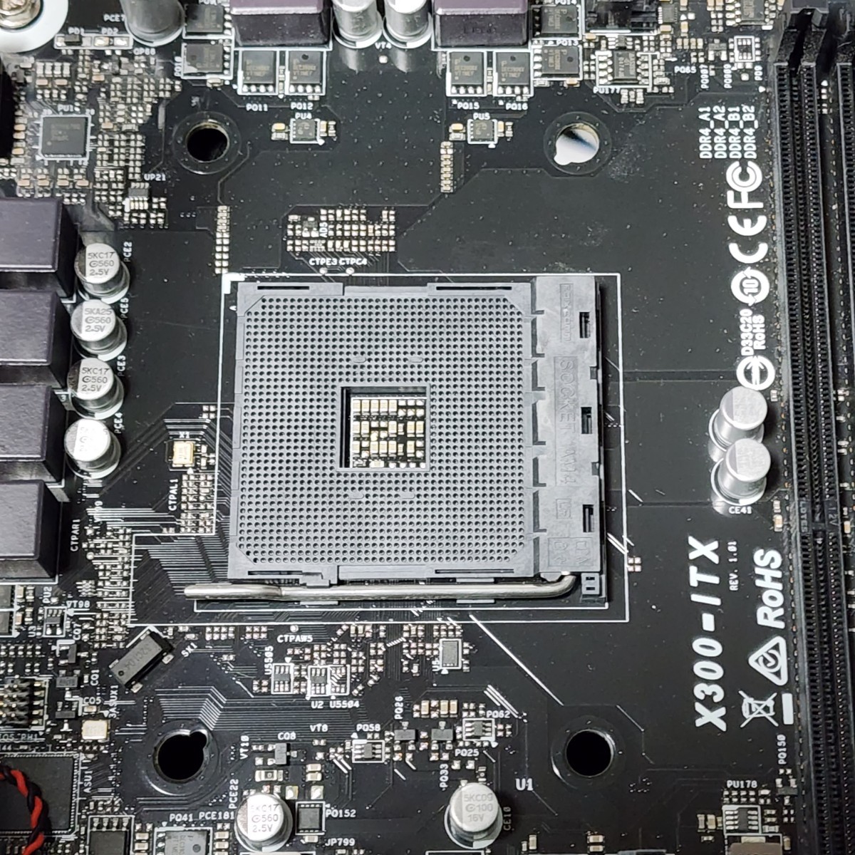 ASRock DeskMeet X300 ベアボーンキット X300-ITX 500W電源 ASRock DeskMeet X300 ベアボーンキット X300-ITX 500W電源