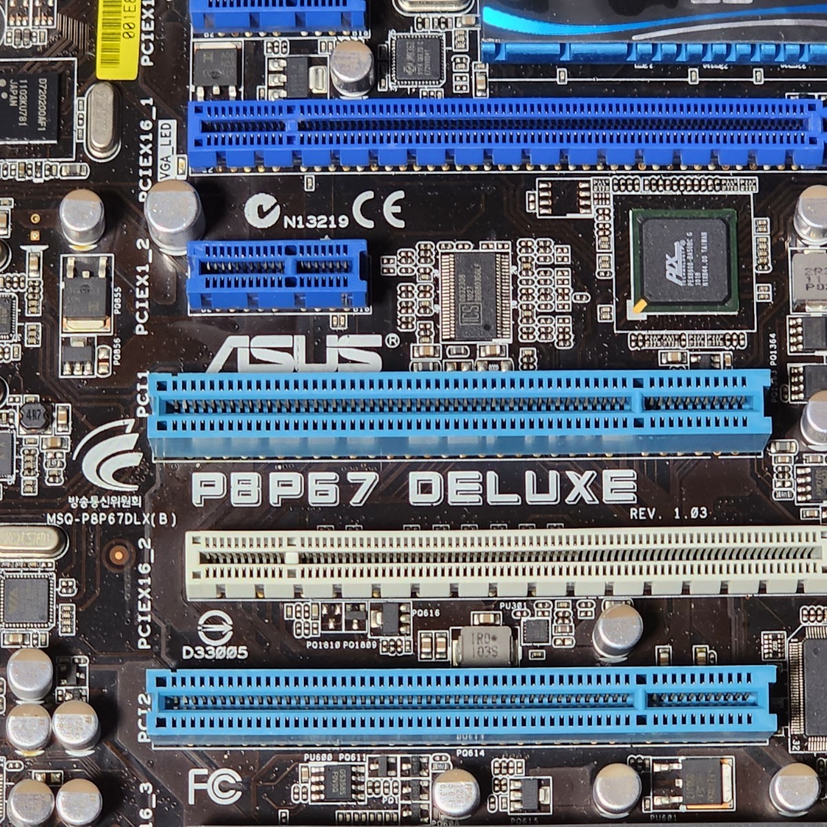 ASUS P8P67 DELUXE LGA1155 ATXマザーボード 第2・3世代CPU対応 最新Bios 動作確認済 PCパーツ_画像2