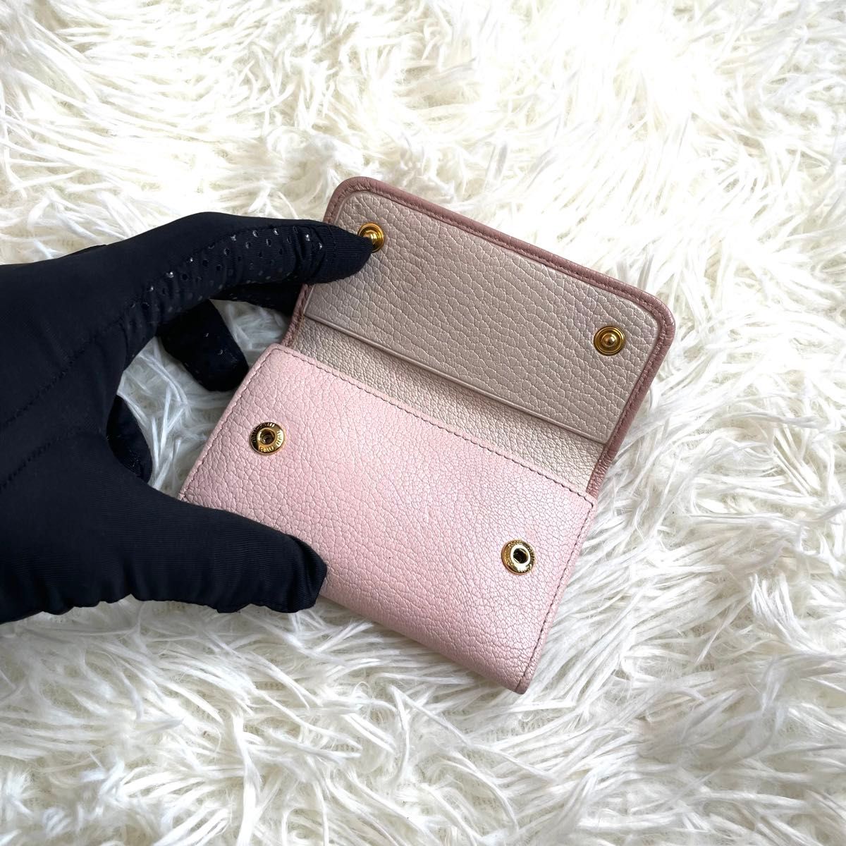 人気品 / miu miu ミュウミュウ マドラスフィオッコキーケース 6 人気品 / miu miu ミュウミュウ マドラスフィオッコキーケース 6