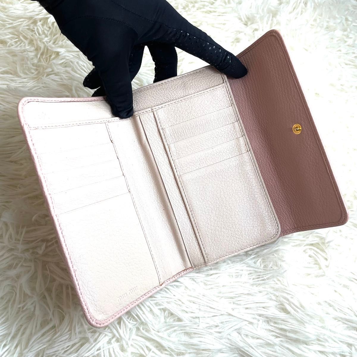 人気品 / miu miu ミュウミュウ マドラスフィオッコがま口 人気品 / miu miu ミュウミュウ マドラスフィオッコがま口