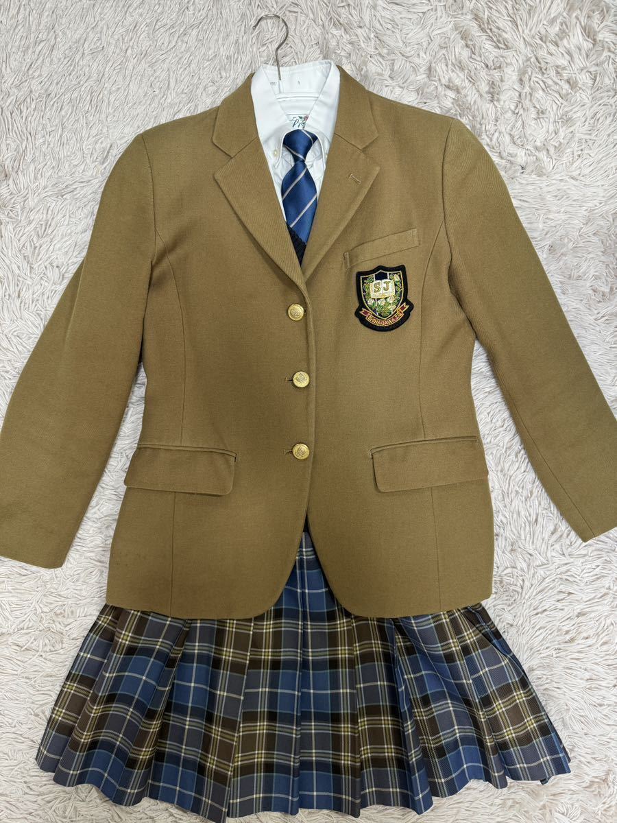 品川女子学院　指定制服（冬服）　学生服 制服 セーター 女子 高校 中学 チェックスカート 紺 _画像1