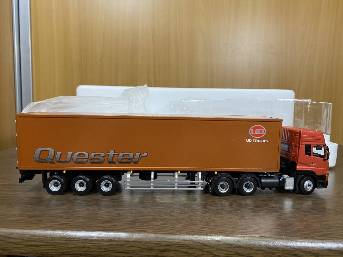 35)) 京商 UDトラックス特注 1/50 UD TRUCKS Quester 6x4T (Semi-Tractor) オレンジメタリック トレーラー ミニカー_画像3