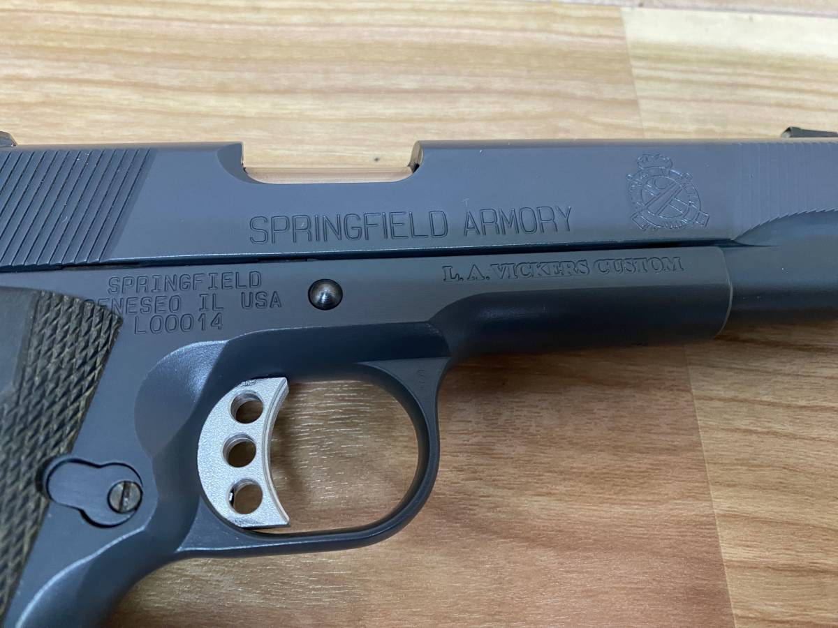 ２７　ジャンク　Springfield Armory　MODEL 1911-A1 CAL.45　L.A.VICKERS CUSTOM　ガスガン　ケース付き _画像4