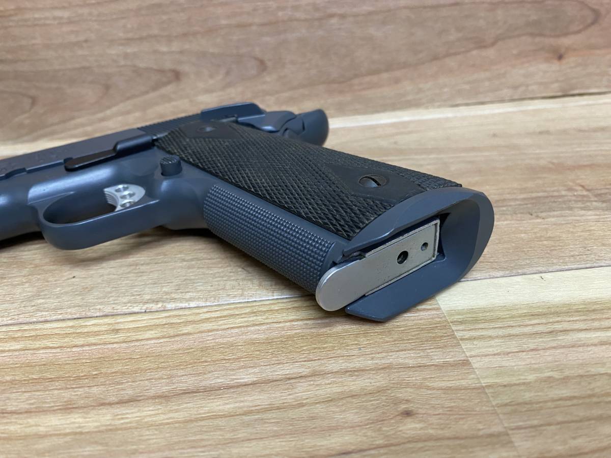 ２７　ジャンク　Springfield Armory　MODEL 1911-A1 CAL.45　L.A.VICKERS CUSTOM　ガスガン　ケース付き _画像7