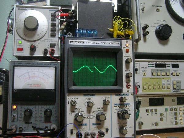 　AF バンドパスフィルタ基板　：自作受信機用。 DC機の混信対策に。 RK-64。_-3dBの周波数(下側)