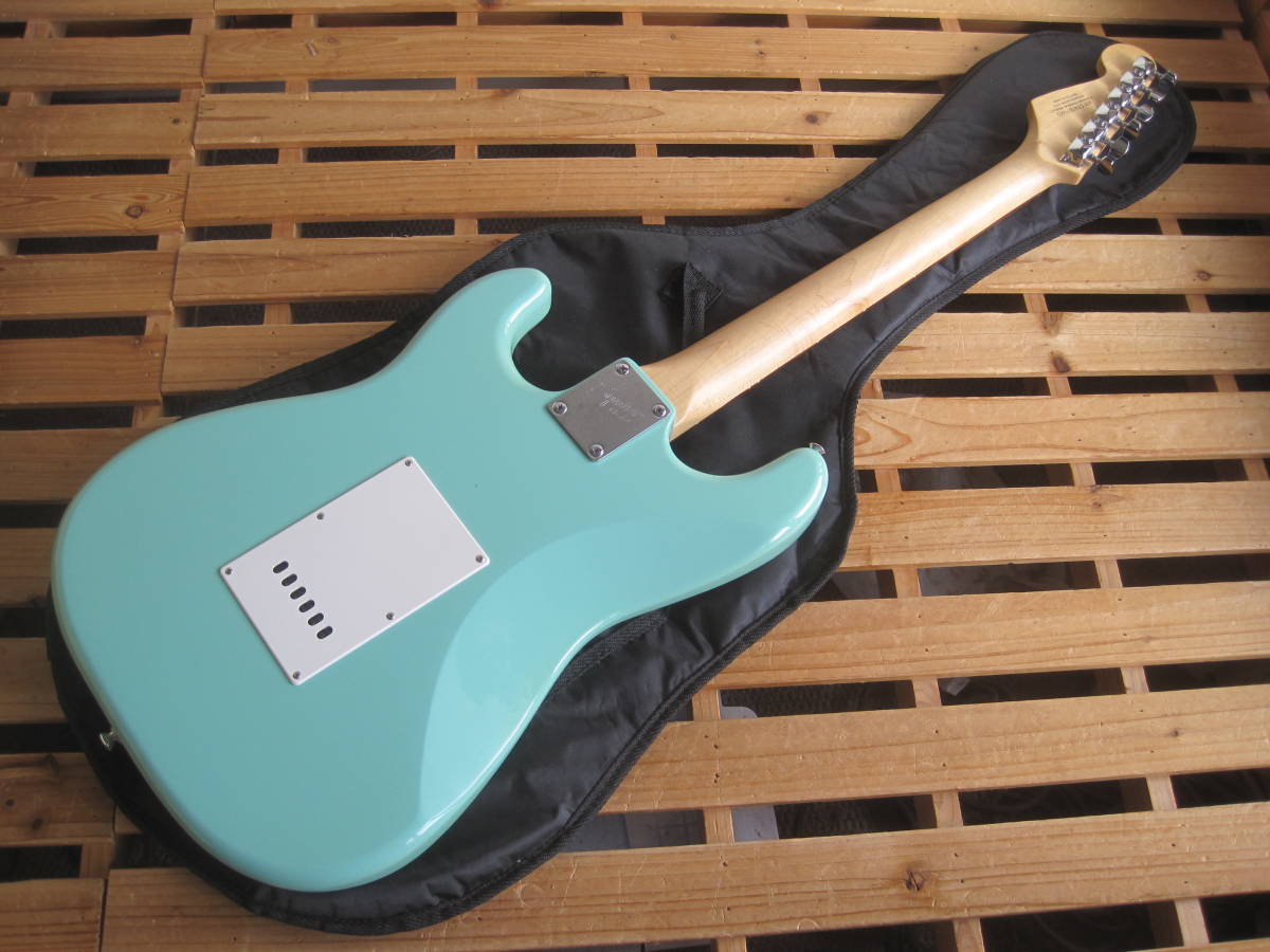 Squier by Fender(スクワイアー フェンダー)STRATCASTER DNB/R ブルー系★ストラトキャスター タイプエレキギター 中古品 ソフトケース付_画像5